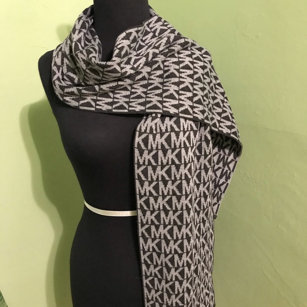 Michael Kors scarf
